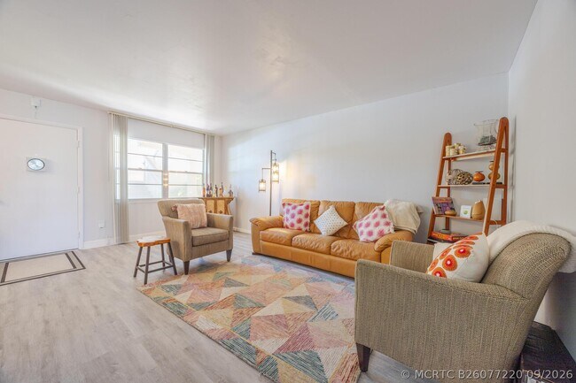 property at 1903 Bermuda Cir