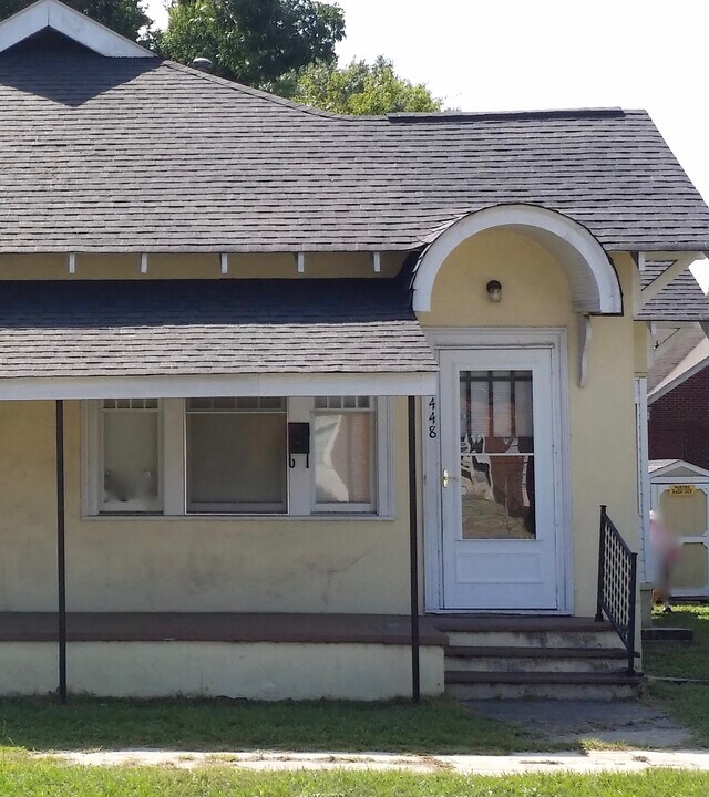 448 W Railroad Ave in Batesburg-leesville, SC - Foto de edificio