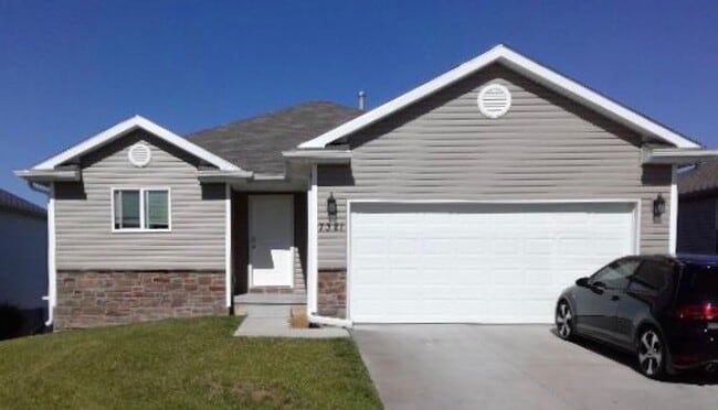 property at 7321 N 19th St