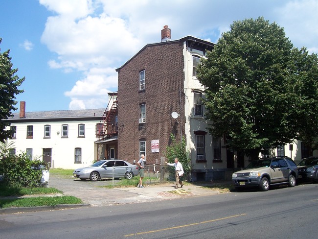 1024-1040 S Clinton Ave in Trenton, NJ - Building Photo - Building Photo