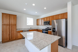 9021 W Luke Ave in Glendale, AZ - Building Photo - Building Photo