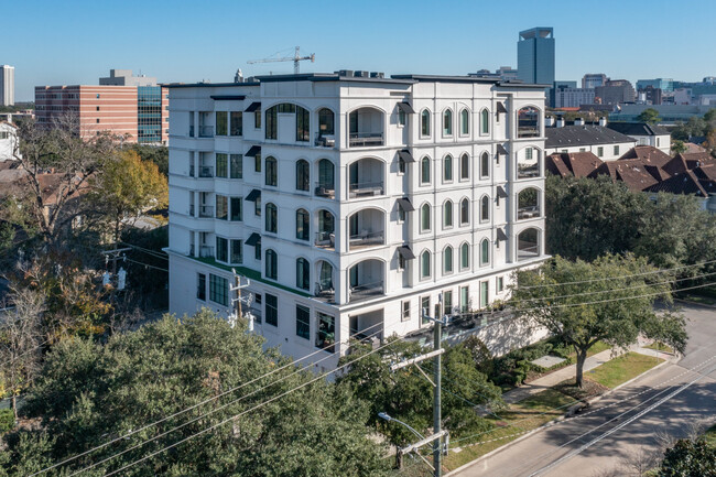 Chateau Ten in Houston, TX - Building Photo - Building Photo