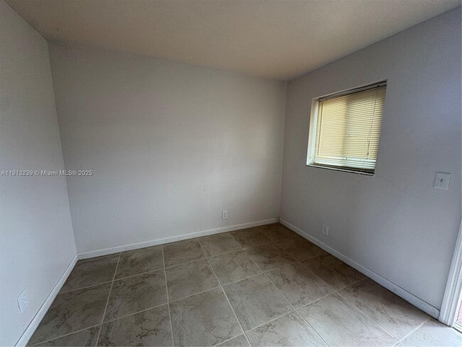 6322-6324 Eaton St in Hollywood, FL - Building Photo - Building Photo