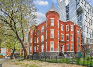 459 Massachusetts Ave NW, Unit 24 in Washington, DC - Building Photo - Building Photo
