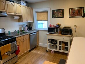 28 Cherry St in Somerville, MA - Building Photo - Building Photo