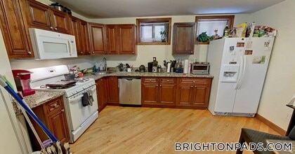 1422 Commonwealth Ave in Boston, MA - Building Photo - Building Photo