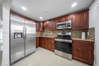 1780 W 56th Terrace in Hialeah, FL - Building Photo - Building Photo