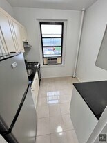 BROADWAY, Unit 1F in New York, NY - Building Photo