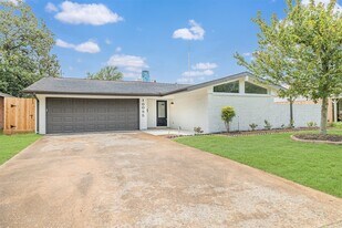 10055 Larston St in Houston, TX - Building Photo