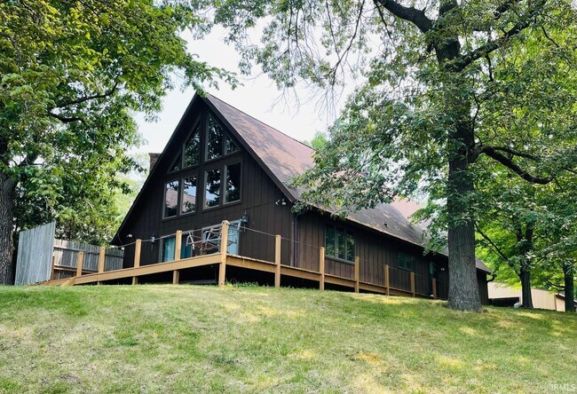 property at 2904 Manitou Park Dr