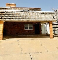 500 W Kiowa Ave in Hobbs, NM - Building Photo