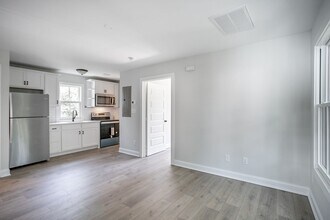 1720 Barnard St in Savannah, GA - Building Photo - Building Photo