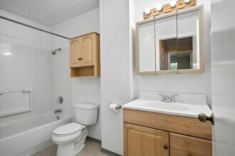 8740 Carter Cir in Anchorage, AK - Building Photo - Building Photo