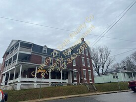 362 W Broadway in Red Lion, PA - Building Photo