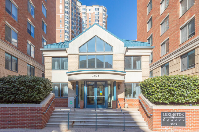 Lexington Square in Arlington, VA - Building Photo - Building Photo