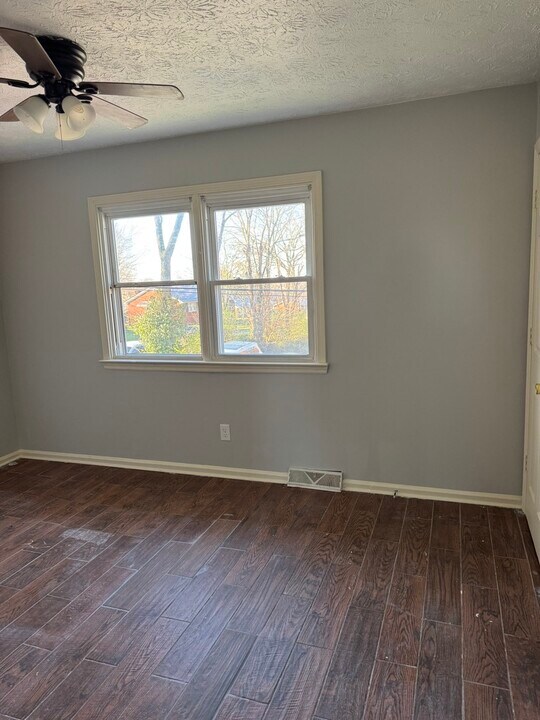 305 Lake St, Unit #2 in Nicholasville, KY - Building Photo