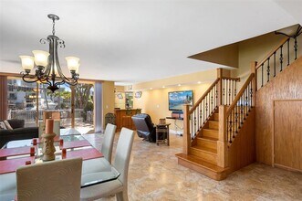 822 NE 25th Ave in Hallandale Beach, FL - Foto de edificio - Building Photo