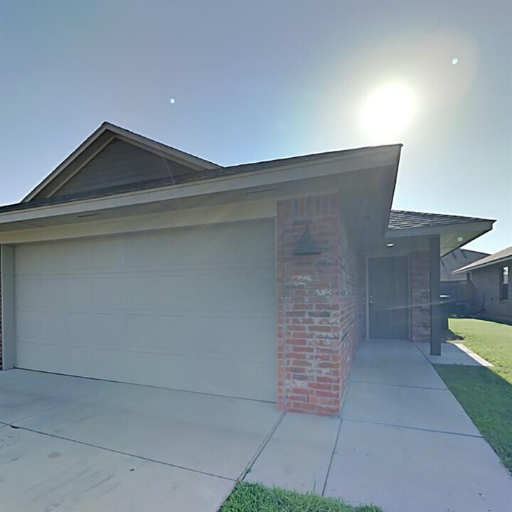 4314 Stonehaven Dr in Del City, OK - Foto de edificio