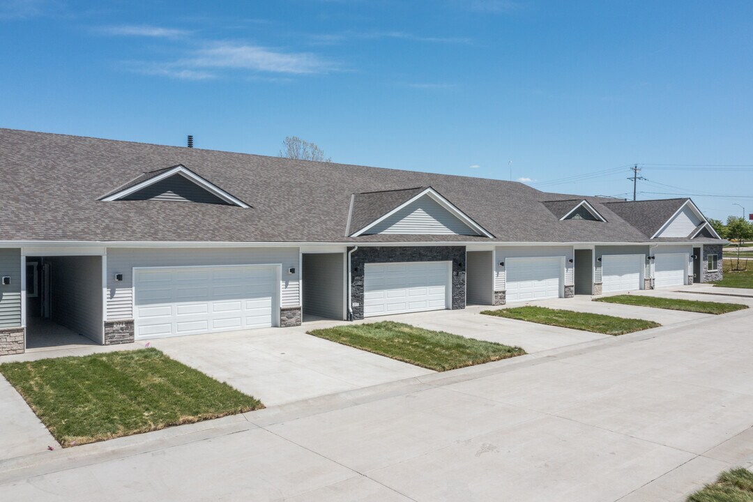 Centennial Crossing in Waukee, IA - Foto de edificio