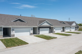 Centennial Crossing in Waukee, IA - Foto de edificio - Building Photo