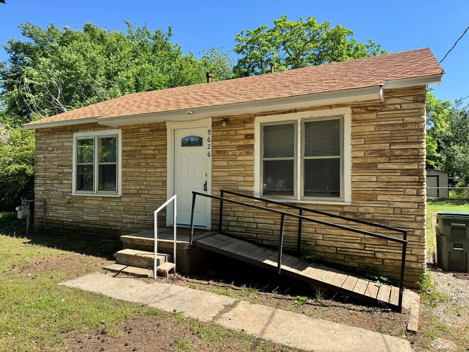 9626 SE 4th St in Midwest City, OK - Building Photo