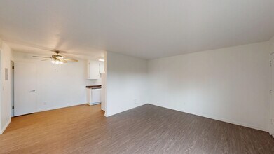 402 Alameda del Prado in Novato, CA - Building Photo - Building Photo