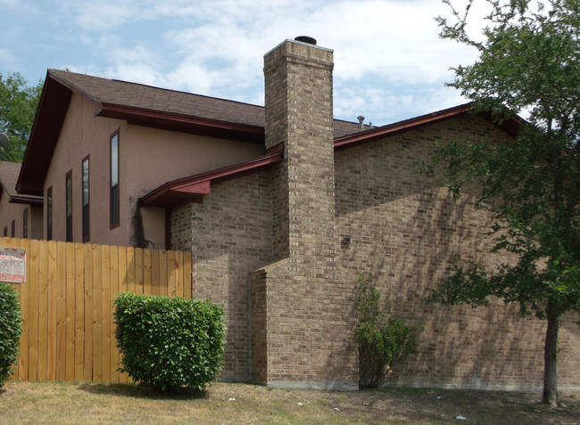 4902 Ali Ave in San Antonio, TX - Foto de edificio - Building Photo