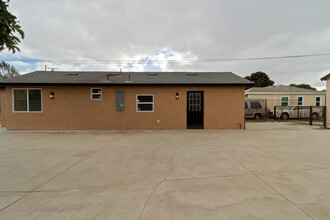 12516 Waldorf Dr in Lynwood, CA - Foto de edificio - Building Photo