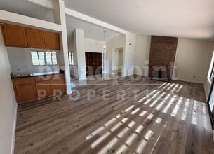 1543 Buckskin Dr in Escondido, CA - Building Photo - Building Photo