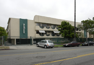 1640 N Hobart Blvd in Los Angeles, CA - Building Photo - Building Photo