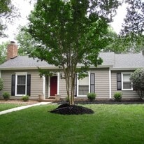 2428 Birnen Dr in Charlotte, NC - Building Photo