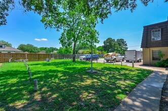 1518 East Ave in Katy, TX - Building Photo - Building Photo