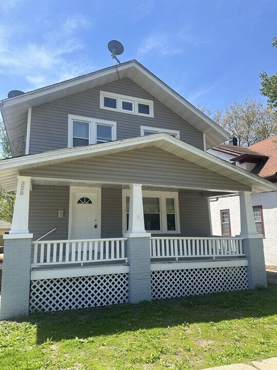 328 Churchill St in Rockford, IL - Building Photo