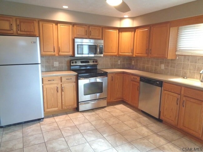 124 Clayton Dr in Johnstown, PA - Building Photo - Building Photo
