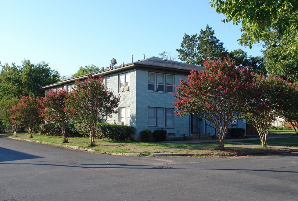 Friends House Apartments in Portland, OR - Building Photo