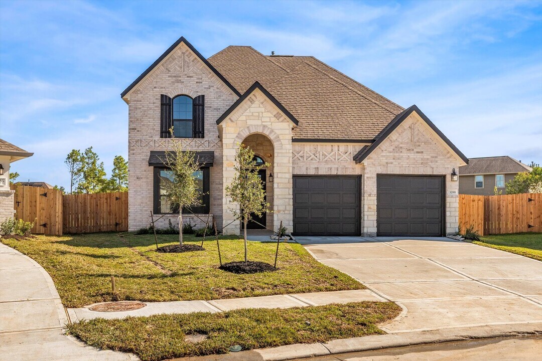 3288 Bright Maple Dr in Conroe, TX - Building Photo