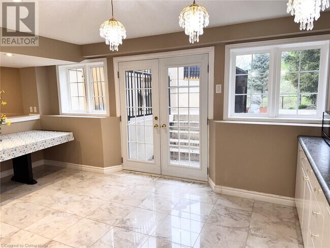264 Diiorio Cir in Hamilton, ON - Building Photo - Building Photo