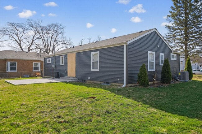 225 Meadow Ln in Chicago Heights, IL - Foto de edificio - Building Photo