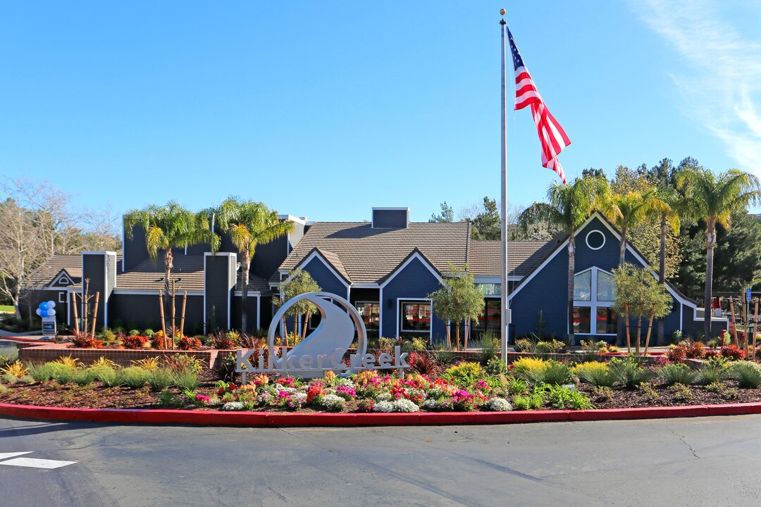 Kirker Creek in Pittsburg, CA - Foto de edificio