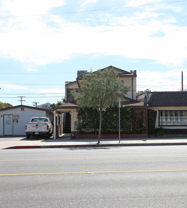 1832 W Burbank Blvd in Burbank, CA - Building Photo - Building Photo