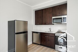 2779 N Milwaukee Ave in Chicago, IL - Building Photo