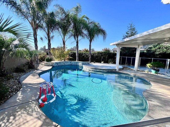 1079 Skylar Ln in Clovis, CA - Building Photo - Building Photo