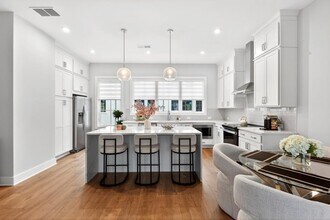 2641 Mackintosh Ct in Atlanta, GA - Building Photo - Building Photo