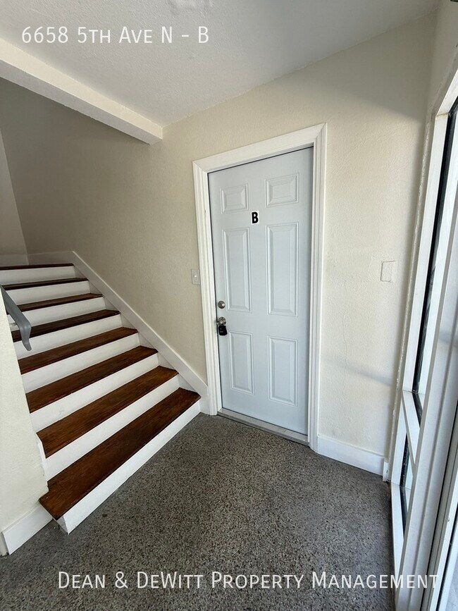 6658 5th Ave N-Unit -B in St. Petersburg, FL - Foto de edificio - Building Photo