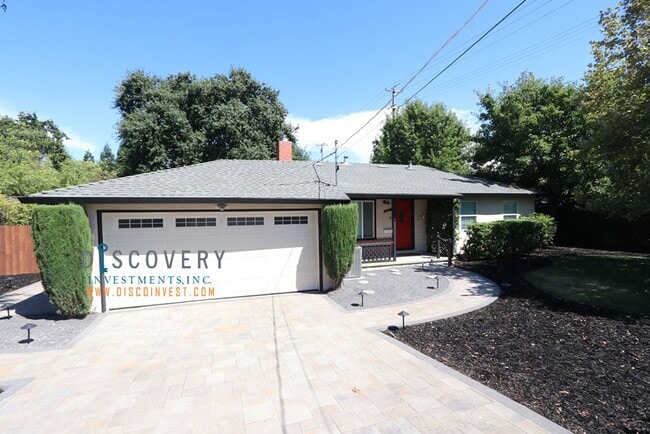 property at 2906 Putnam Blvd
