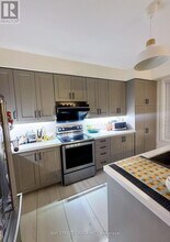 82 Robert Eaton Ave. in Markham, ON - Building Photo - Building Photo