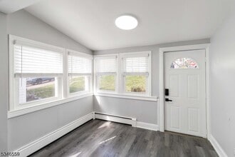 64 Dacotah Ave in Parsippany Troy Hills, NJ - Building Photo - Building Photo