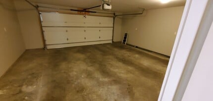 700 E Walnut St in Carbondale, IL - Building Photo - Building Photo