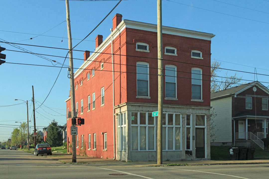 1600 W Muhammad Ali Blvd in Louisville, KY - Building Photo