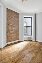 206 E 83rd St, Unit 2W in New York, NY - Building Photo - Building Photo